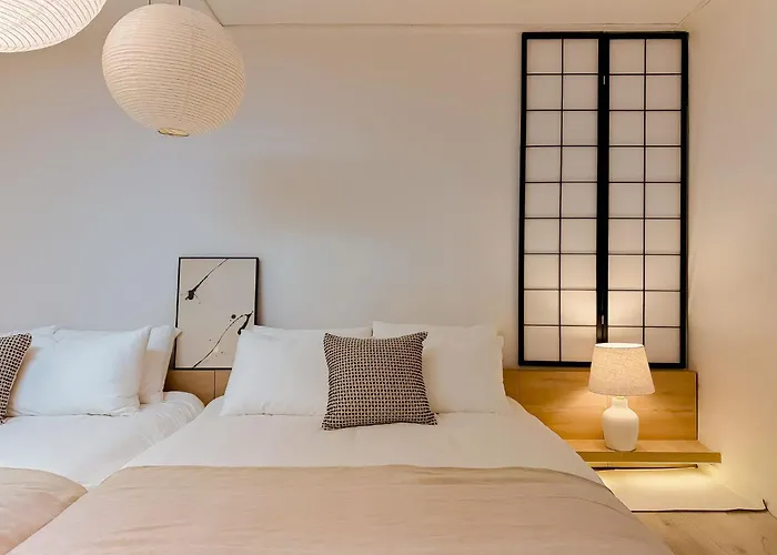 Seocho,gangnam,garosu-gil,coex,family Accommodation,itaewon 20 Minutes