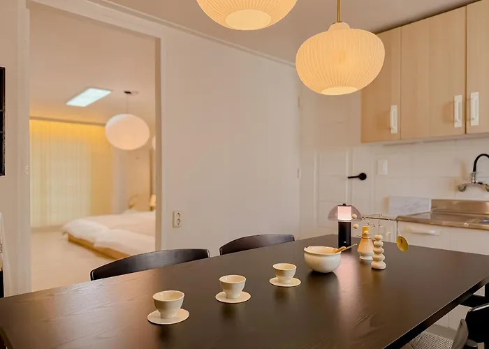 Seocho,gangnam,garosu-gil,coex,family Accommodation,itaewon 20 Minutes *