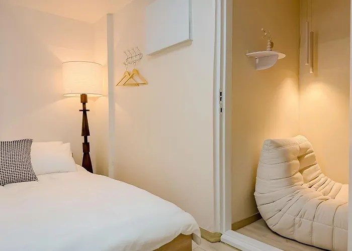 Seocho,gangnam,garosu-gil,coex,family Accommodation,itaewon 20 Minutes Seoel